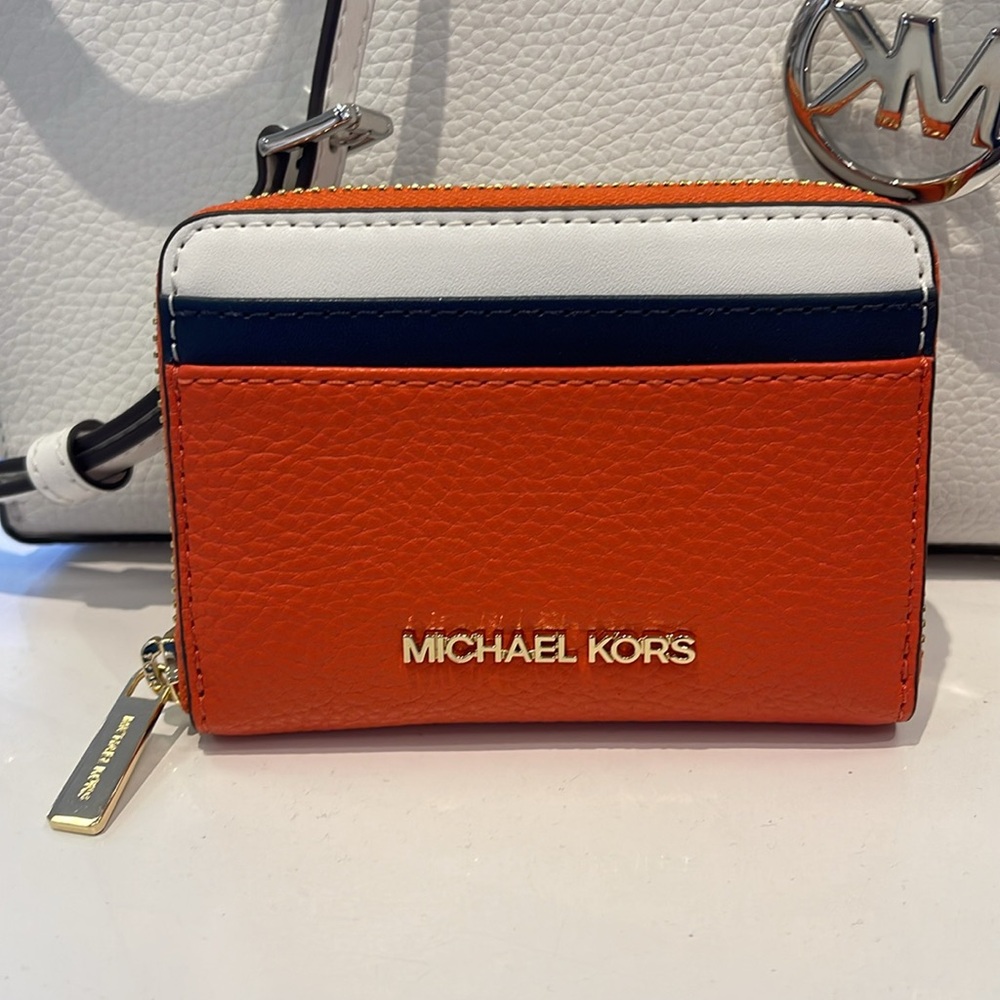 MICHAEL KORS Jet Set Travel Medium Color-Block Zip Around Wallet
Red Clay 
NWT - Picture 16 of 16